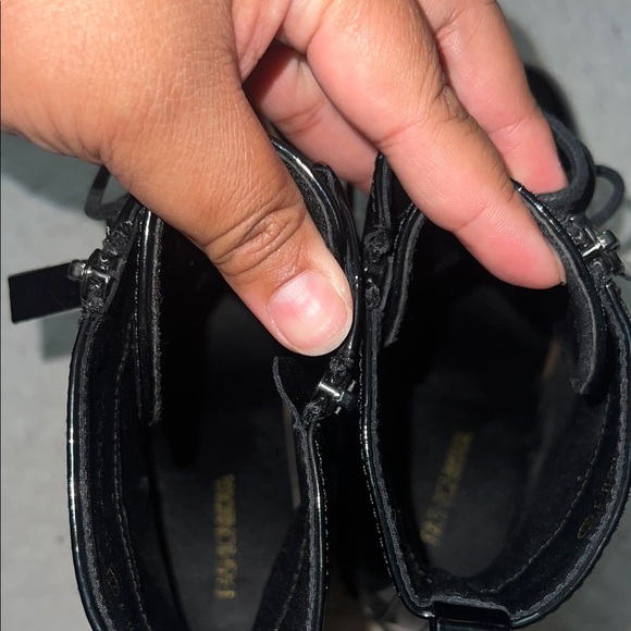 Black Patent Leather Lace-Up Boots - Picture 6 of 7